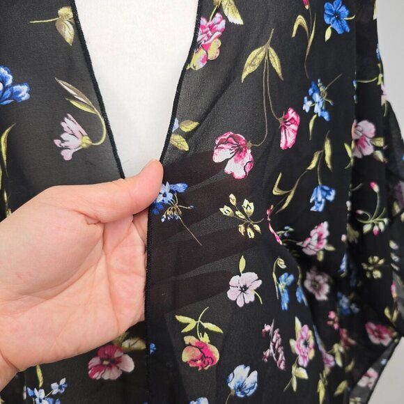 Women's Black Floral Crochet Open Front Lightweight Poncho Kimono Cardigan - Picture 2 of 8